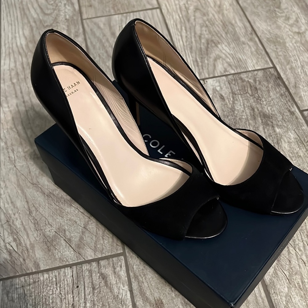 COLE HAAN PUMP ANTONIA BLACK SUEDE SIZE 8